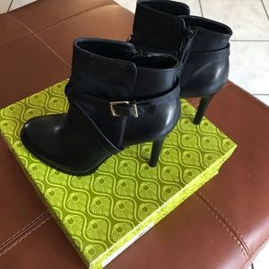 Gianni Bini Booties Size 7 1/2